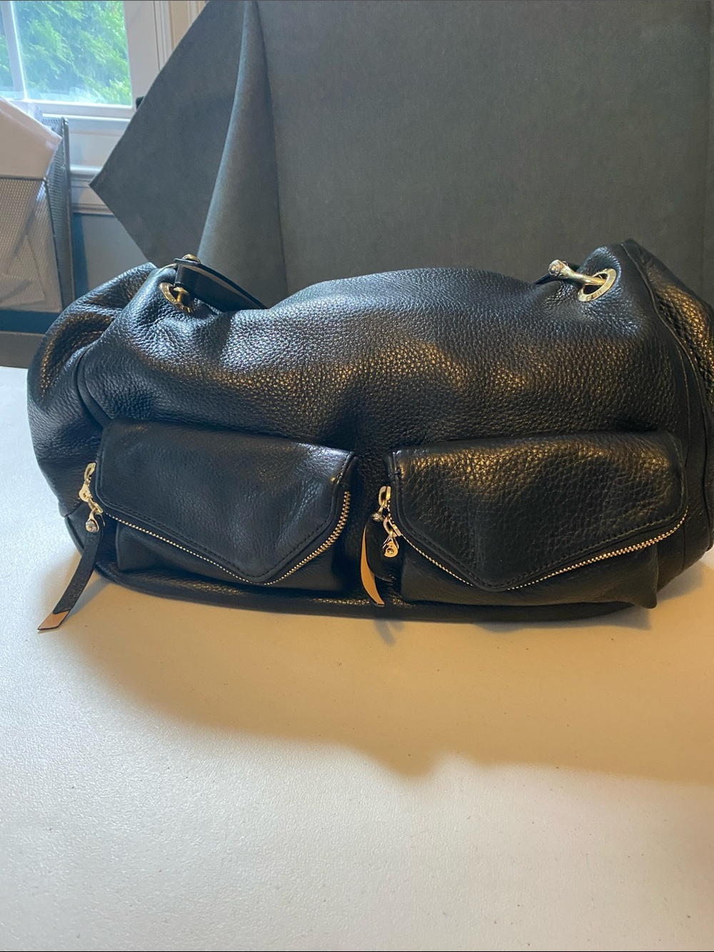 EUC HENRI BENDEL PEBBLED LEATHER SHOULDER BAG